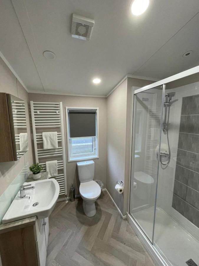 Lotus Lodge With Hot Tub York Exterior foto