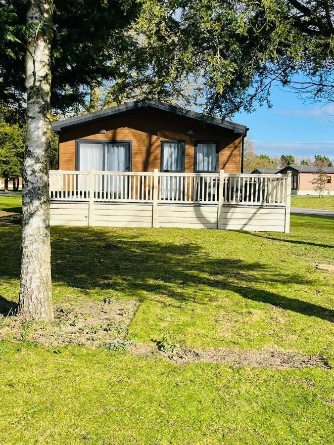Lotus Lodge With Hot Tub York Exterior foto